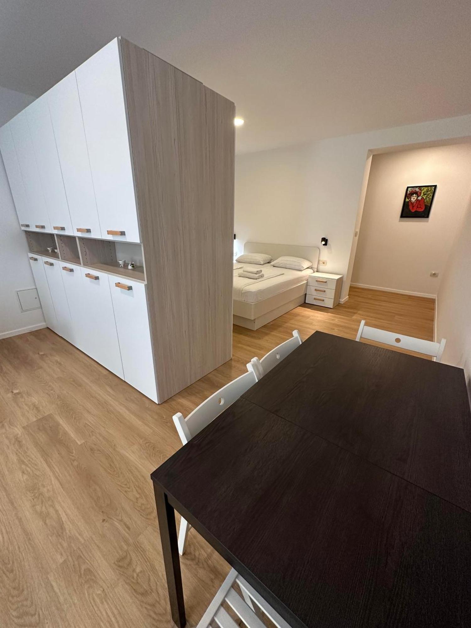 Apartments Tito & Robin Koper Eksteriør billede